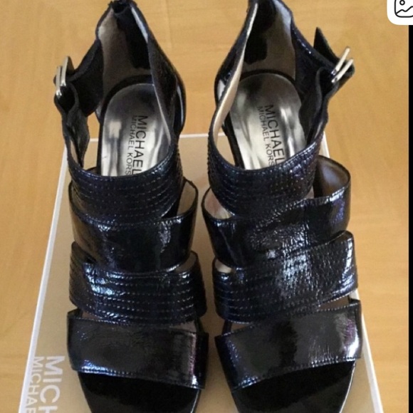 Michael Kors Gibson Snake Leather heels - Picture 1 of 1